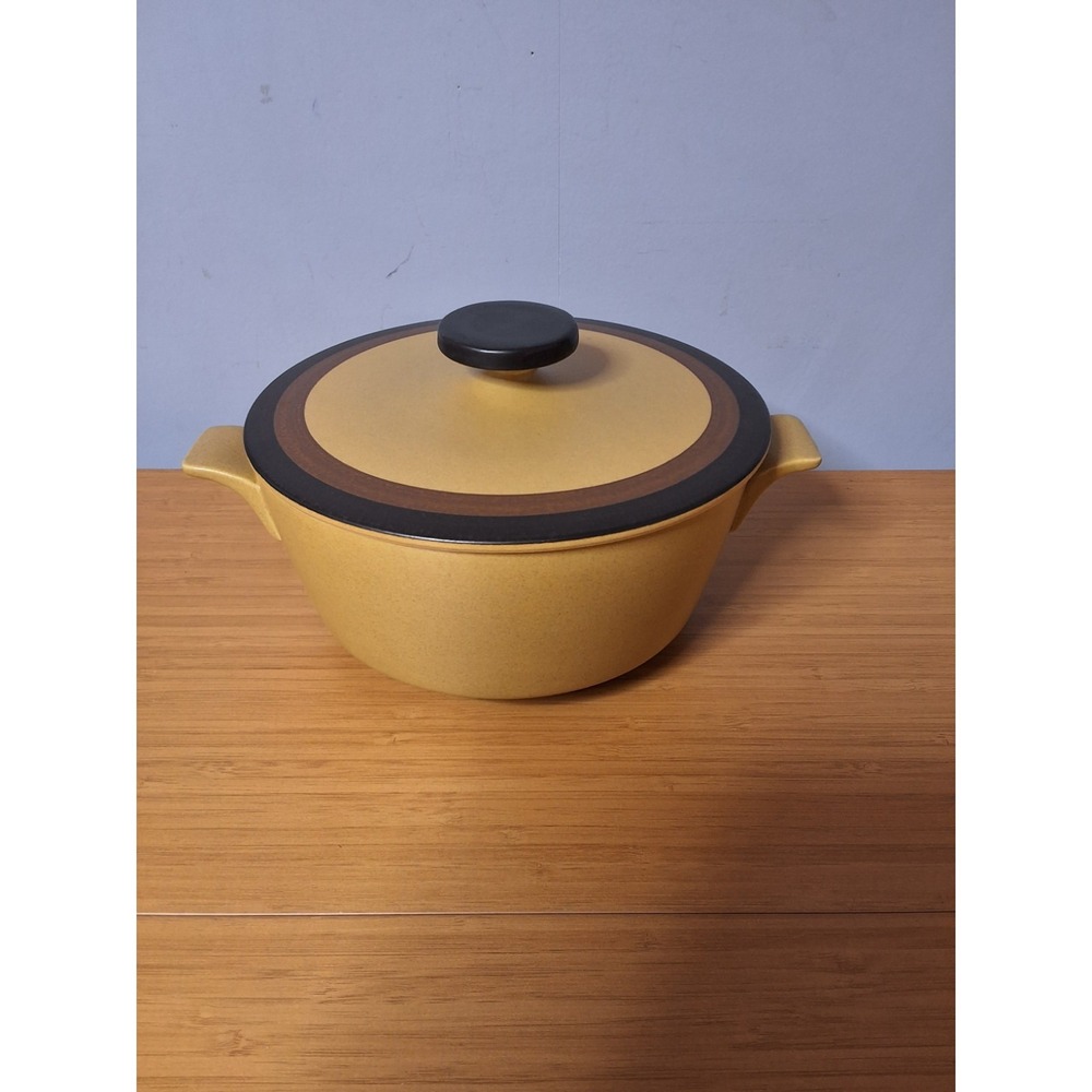 Vintage 1970's Arrow Stone Casserole Dish. Made In Japan. - Picture 7 of 9